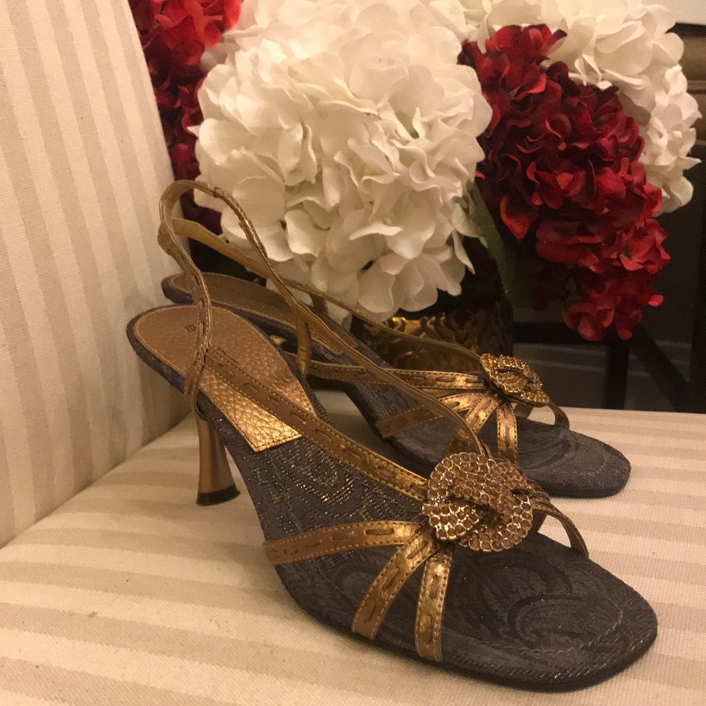 Bandolino Bronzed Jewel Heels - Picture 2 of 5